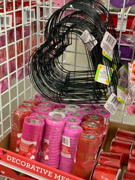 Dollar Tree Valentines Decorations, Diy Dollar Tree Valentines Gifts, Dollar Store Valentines Day Decorations, Valentines Day Diy Crafts To Sell, Valentines Tree Decorations, Valentines Wreaths, Dollar Tree Valentines Diy Ideas For Him, Easy Valentines Day Decorations, Dollar Tree Valentine Wreath Ideas