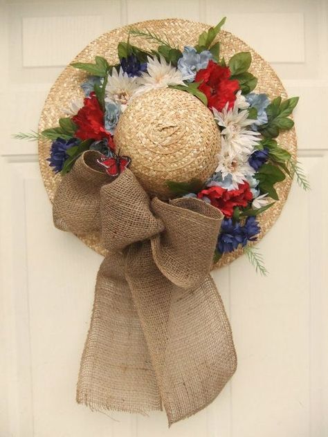 Straw Hat Diy, Decorative Hats, Straw Hat Crafts, Diy Straw, Hat Wreath, Diy Decoupage, Spring Hats, Hat Decoration, Flower Hat