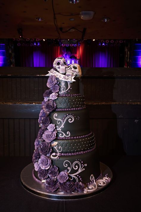 Purple Black Wedding Cake, Black And Purple Themed Wedding, Black Purple Wedding Dress, Purple And Black Quince, Black And Purple Wedding Cake, Dark Purple Wedding Cake, Purple Black Cake, Gothic Purple Wedding, Dark Purple Cake