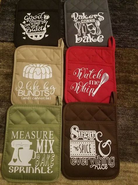 Pot Holder Ideas, Pot Holder Crafts, Cricut Projects Beginner, Craft Show Ideas, Cricut Craft Room, Diy Cricut, Cricut Tutorials, Cricut Creations, Cricut Projects Vinyl