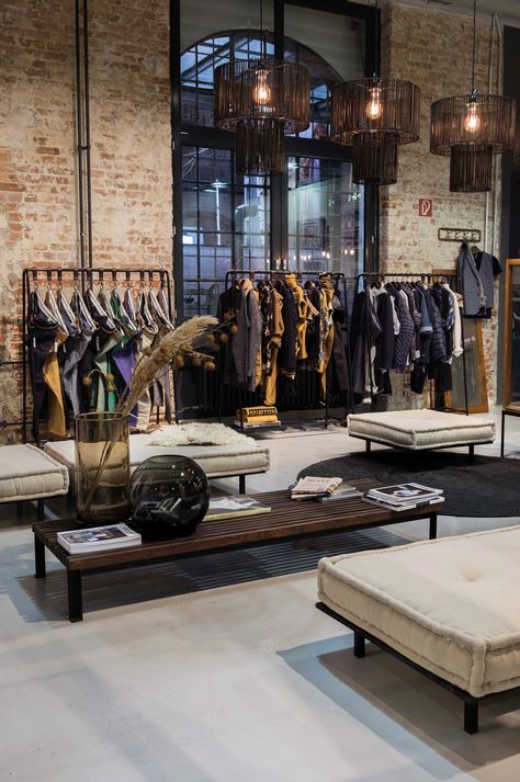 Warehouse Shop Design, Industrial Clothing Store, Men Clothes Shop, Bridal Boutique Interior, Shoe Store Design, Fashion Showroom, Industrial Shop, Clothing Store Interior, Retail Space Design