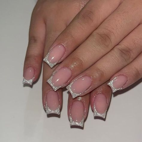 Unique French Tips, Silver Tip Nails, Tip Nail Ideas, French Tip Nail Ideas, Glitter French Nails, Glitter Tip Nails, Gel Nails French, Glitter French Manicure, Silver Glitter Nails