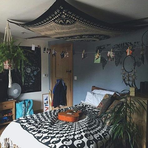 Hippy Bedroom, Hippy Room, Dekorasi Kamar Tidur, Bedroom Pictures, Room Goals, Aesthetic Rooms, Bedroom Goals, Dreamy Room, Bedroom Boho