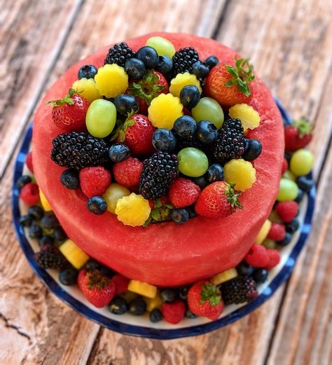 Watermelon Cake: Refreshing, Stunning and Top 9-Free - Allergic Living Real Fruit Cake, Fruit Salad Cake, Birthday Cake Alternatives, Fruit Birthday Cake, Fruit Cake Design, Melon Cake, Fresh Fruit Cake, Nursing Cake, Fruit Creations