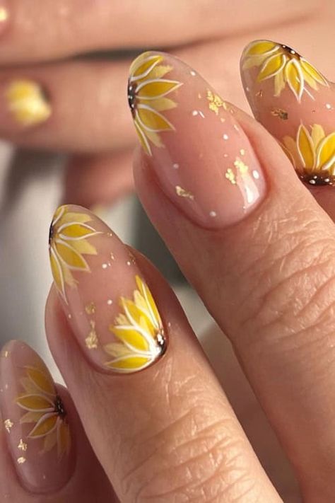 Sunflower Nail Designs, Sunflower Nail, Sunflower Nail Art, Bee Nails, Yellow Nail Art, Yellow Nails Design, Thanksgiving Nail Designs, Thanksgiving Nail Art, August Nails