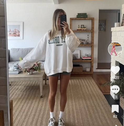 Mary Ralph Lawson Style, Mary Ralph Lawson, College Lookbook, Travel Summer Outfits, Casual Summer Fits, Mary Ralph, Outfit Chill, Class Fits, Closet Capsule