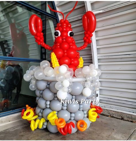 Crawfish balloon display Seafood Boil Party Decorations, Crawfish Boil Party Decorations, Low Country Boil Party, Crab Boil Party, Crawfish Boil Recipe, Crawfish Party, Seafood Boil Party, Backyard Movie Party, Crawfish Boil Party