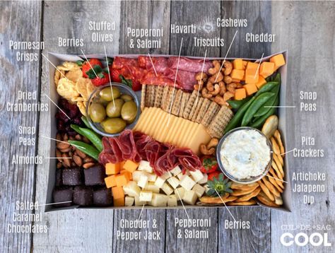 Charcuterie Box Sizes, Diy Graze Box Ideas, Cheese Board Box Ideas, Lunch Charcuterie Box Ideas, Diy Grazing Box Ideas, Charcuterie Board Box To Go, Chacutery Box Ideas, Charcuterie In A Box Diy, Mini Charcuterie Boxes Diy