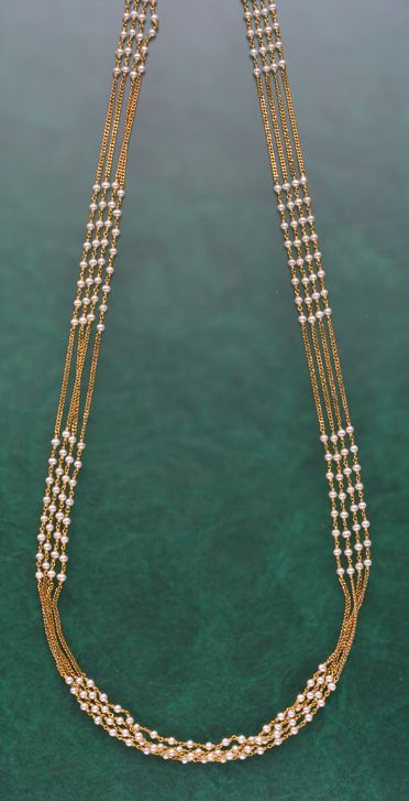 Gold Beads Designs, Pearl Gold Necklace Indian, Pearl Chain Designs In Gold, Pearl Chain Designs, Pearl Chain With Pendant, Pearl Gold Chain, Pearl Chains, Gold Pearl Jewelry, Gold Jewelry Outfits