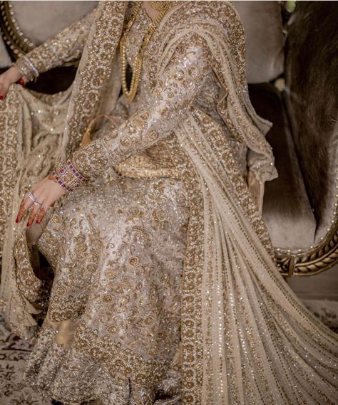 Nikkah Shoot, Bridal Outfits Wedding, Dr Haroon, India Wedding Dress, Valima Bride, Casual Bridal Dress, Wedding Dresses Men Indian, Red Bridal Dress, Pakistani Formal Dresses