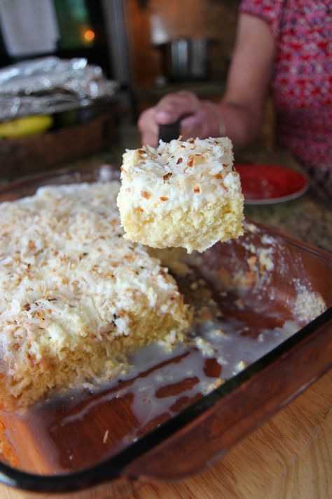 Toasted Coconut Tres Leches Cake, Tres Leches Cake Coconut, Tres Leches Coconut Cake, Lemon Tres Leches Cake, Coconut Tres Leches Cake Recipe, Coconut Tres Leches Cake, Coconut Tres Leches, Leche Cake, Mexican Desserts