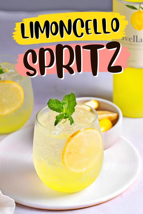 Dive into the vibrant and refreshing world of Italian cocktails with this Limoncello Spritz. It's a sparkling summery drink that's a cinch to make! Drinks With Lemon, Lemon Cello, Limoncello Spritz, Limoncello Cocktails, Digestive Bitters, Pitcher Cocktails, Italian Liqueur, Italian Cocktails, Fruity Cocktails