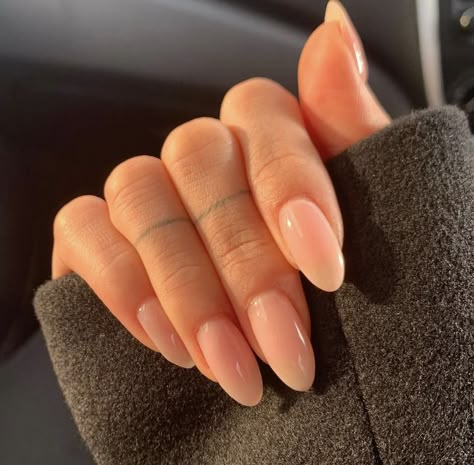 Oval Nails Spring, Summer Nails Oval, Neutral Spring Nails, Nails Short Natural, Pink Nails Long, Nail Polish Natural, Nail Inspo Fall, Spring Nails Short, Short Natural Nails