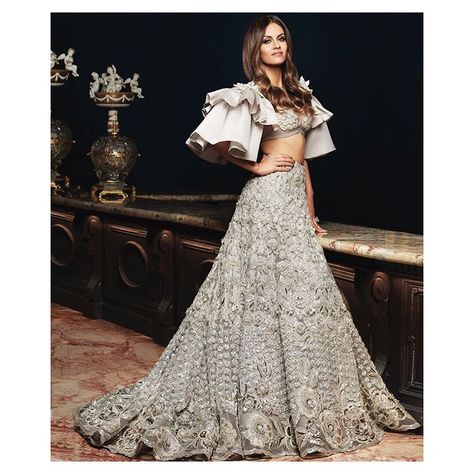 Manish Malhotra World (@mmalhotraworld) • Instagram photos and videos Manish Malhotra Bridal Lehenga, Customized Dresses, Indian Wedding Gowns, Indian Outfits Lehenga, Lehnga Dress, Indian Bridal Lehenga, Indian Bridal Dress, Manish Malhotra, Indian Gowns