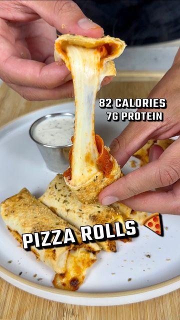 IceKarim COOKS on Instagram: "3 ingredient Low Calorie Pizza Rolls 🤯 (recipe 👇🏽) 🚨1:1 Online Coaching link in profile 🚨 My digital cookbook is out! (In pR0file) 78+ recipes ✅ Macro breakdown ✅ Many recipes under 30 mins ✅ Ingredients: 5 mission zero carb tortillas 2.5 string cheese cut in half Tomato sauce, 10 tbsp Turkey pepperoni, 15 slices I can’t believe it’s not butter spray Oregano, to taste Parmesan cheese, to taste Instructions 1. Add 1-2 tbsp of tomato sauce to your zero carb Low Cal Ranch, Zero Carb Tortilla, String Cheese Recipes, Zero Carb Snacks, Low Calorie Tortilla, Calories Pizza, Low Calorie Pizza, Pizza Roll Recipe, Pizza Roll Up