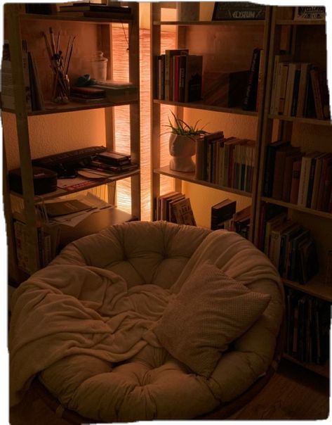 Reading Corner Inspo Bedroom, Small Reading Nook Cozy Corner Bean Bag Chairs, Comfy Nook Ideas, Comfy Room Corner, Book Corner Ideas Bedroom Cozy Nook, Book Nook Small Spaces, Cozy Reading Nook Aesthetic, Cosy Corner Bedroom, Cozy Corner Office