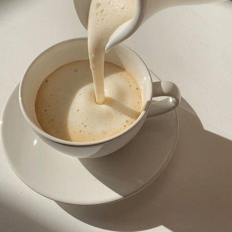 A women takes a beige aesthetic picture of her pouring her morning coffee into a white coffee mug with lots of foam - that leads to a women’s Instagram account who practices and teaches yoga and conscious living Cream Aesthetic, Vanilla Latte, Vanilla Cream, French Vanilla, Cheese Fondue, Almond Milk, Vanilla Bean, Aesthetic Food, Coffee Lover