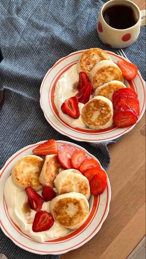 Red Breakfast, Pasti Fit, Recipe Aesthetic, Resep Diet, Healthy Food Inspiration, Healthy Food Dishes, Healthy Food Motivation, Healthy Lifestyle Food, Think Food