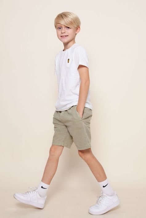 Very cute. Good quality and good size on the other hand it is not gray it is khaki but pretty Kid Reference, Boy Senior Portraits, Kids Clothes Diy, Kids Dress Boys, Clothes For Boys, Boys Fits, Boys Summer Outfits, Wardrobe Tips