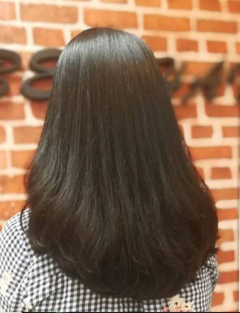 Hair Cuts For Medium Hair, Cuts For Medium Hair, Haircut For Medium Length Hair, Middle Length Hair, Indian Hair Cuts, Thick Hair Growth, Peinados Hair Styles, Long Shiny Hair, Haircuts For Medium Length Hair