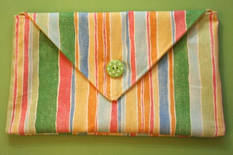 Pencil Pouch Pattern, Sewing Pouch, Button Pouch, Button Bag, Bag Tutorials, Trendy Sewing Projects, Fabric Envelope, Sewing Machine Projects, Pouch Sewing