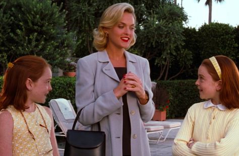 Meredith Blake From 'The Parent Trap' Was A Fashion Icon Blake Aesthetic, Estilo Rachel Green, Miranda Hobbes, Meredith Blake, The Parent Trap, Parent Trap, Minimalist Summer, Fashion Icon, Linen Blazer