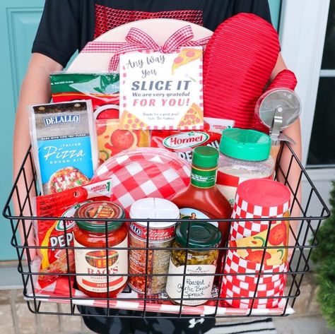 Pizza Gift Basket, Dinner Gift Basket, Raffle Gift Basket Ideas, Nacho Average Teacher, Auction Gift Basket Ideas, Fundraiser Baskets, Auction Basket, Movie Night Gift, Homemade Gift Baskets