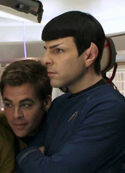 Kirk Star Trek Chris Pine, Jim Kirk, Star Trek Screencaps, Spock X Kirk Memes, Stark Trek, Spock And Kirk, Star Trek Reboot, James T Kirk, Star Trek Tos Behind The Scenes