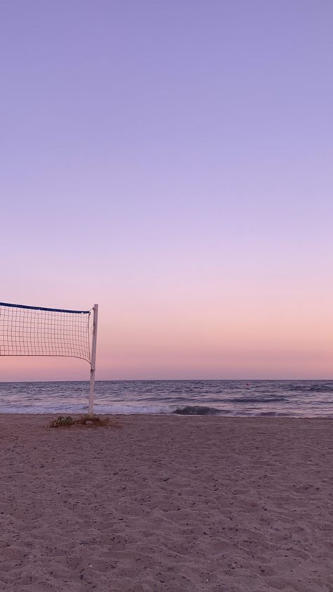 Volleyball Purple Aesthetic, Volleyball Homescreen, Pink Volleyball Wallpaper, Pink Volleyball Aesthetic, Volleyball Wallpaper Iphone, Aesthetic Volleyball Wallpaper, Volleyball Wallpaper Aesthetic, Volleyball Aesthetic Wallpaper, Wallpaper Volleyball