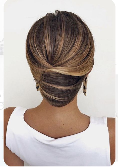 High Bun Hairstyles, Beautiful Buns, Banana Hair Clips, Banana For Hair, Braided Bun Hairstyles, Best Wedding Hairstyles, Top Hairstyles, Wedding Hairstyles Updo, Sleek Hairstyles