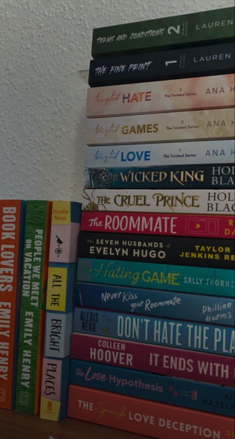 Romance Book Stack, Aesthetic Book Stack, The Hating Game, Adventure Time Marceline, Twisted Series, Book Stack, Pictures Of People, Colleen Hoover, Stack Of Books