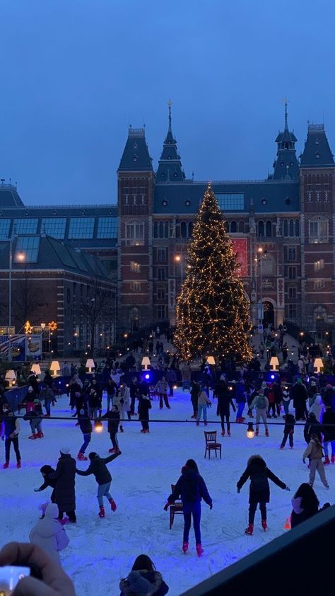 Best Christmas Destinations In The World | Vacation Aesthetic Live In Amsterdam, Amsterdam In Christmas, Christmas In Amsterdam Aesthetic, Winter In The Netherlands, Amsterdam Aesthetic Christmas, Netherlands Aesthetic Winter, Amsterdam At Christmas, Amsterdam Christmas Market, Amsterdam Christmas Aesthetic