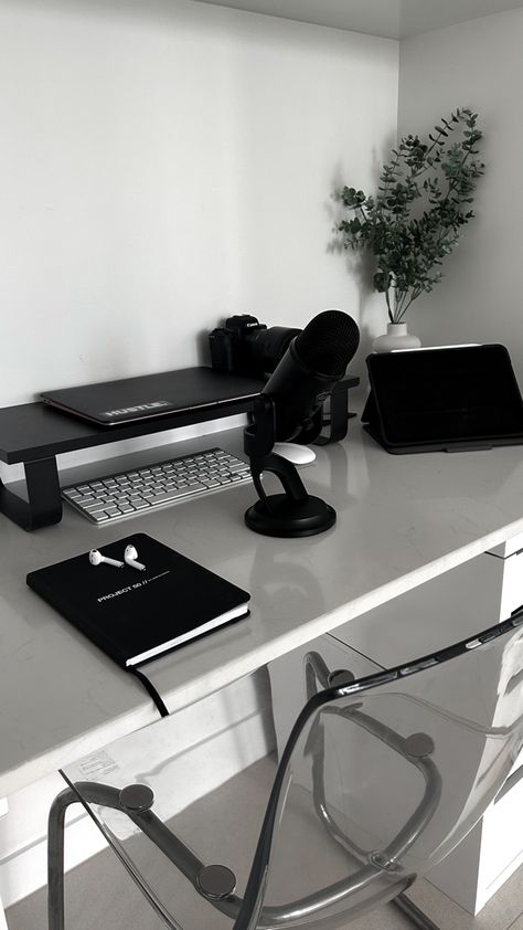 Company Secretary Student Aesthetic, Secretary Aesthetic, Black Desk Aesthetic, Desk Inspo, Bohemian Room, Pinterest Room Decor, Dream Apartment, Desk Setup, House Goals