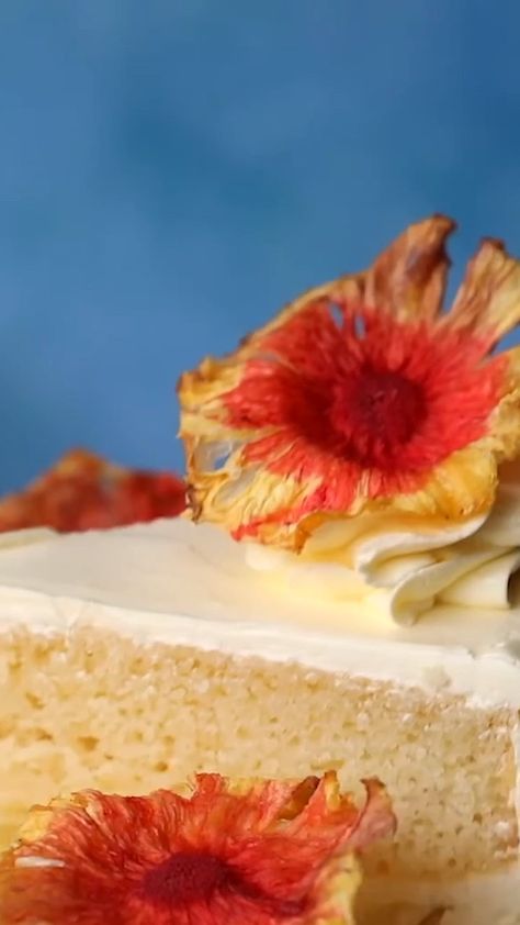 Pineapple Flowers Cake, Pina Colada Cake Recipe, Pina Colada Cake, Candied Pineapple, Pineapple Flowers, Uk Recipes, Pineapple Cake, Dessert Cake, Pina Colada