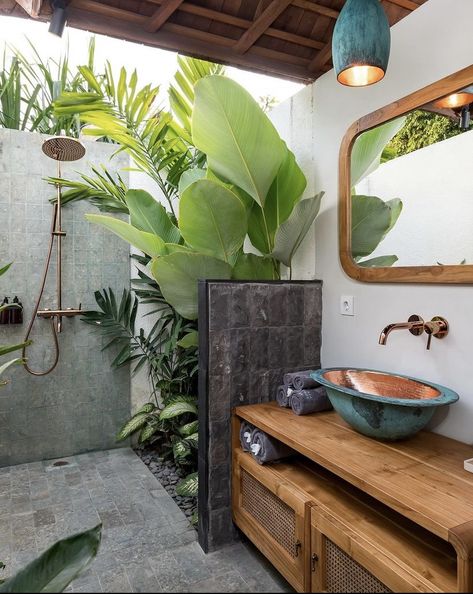 Balinese Outdoor Bathroom, Bali Themed Bathroom, Costa Rican Home Design, Jungle Home Aesthetic, Jungle Kitchen Ideas, Homestay Design Ideas, Tropical Toilet, Under The Bed Storage Ideas, Tropical Toilets