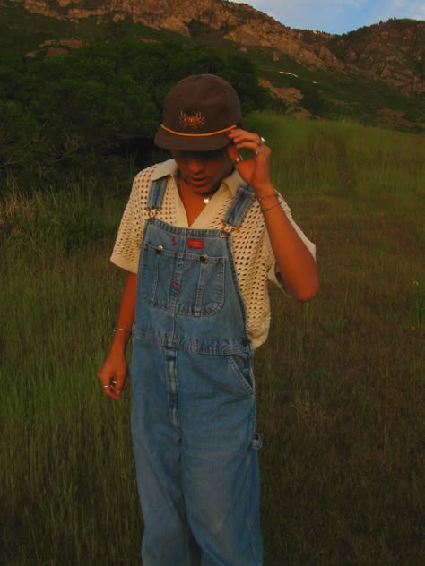 Overalls Outfit Men Aesthetic, Dickies Dungarees Outfit, Men’s Denim Overalls Outfit, Denim Overalls Outfit Men, Overall Streetwear, Guys In Overalls, Masc Overall Outfits, Dickies Overalls Outfit Men, Denim Overalls Outfit Aesthetic