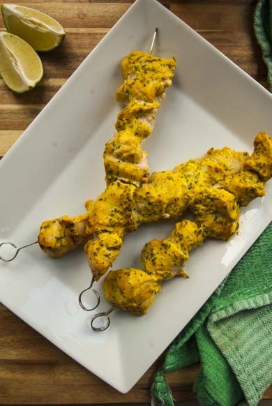 These Turmeric Yogurt Marinated Chicken Skewers are an interesting addition to any meal! Cooked in under 30 minutes these are sure to be a new favorite! Turmeric Yogurt Chicken, Chicken Marinade Yogurt, Greek Yogurt Chicken Marinade, Greek Yogurt Marinade, Marinated Chicken Skewers, Chicken Kebobs, Greek Chicken Kabobs, Greek Chicken Marinade, Turmeric Chicken