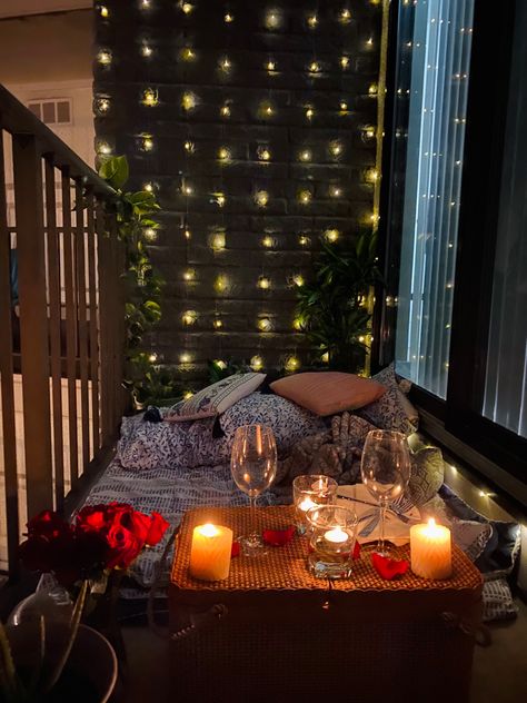 Small Balcony Birthday Decoration Ideas, Balcony Neon Lights, Balcony Picnic Ideas Romantic, Birthday Balcony Decorations, Balcony With Fairy Lights, Balcony Dinner Ideas, Balcony Birthday Decoration, Balcony Picnic Ideas, Balcony Party Ideas