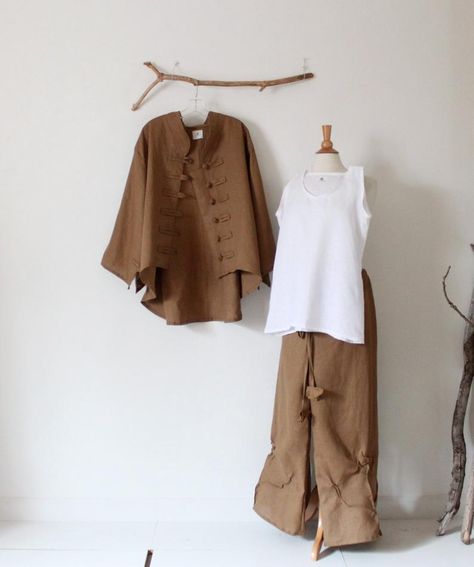 Flatlay Clothes, Diy Fashion Photography, Linen Outfit, Clothing Store Interior, Linen Wide Leg Pants, Studio Photography Fashion, Linen Tank Top, Trendy Girl, Linen Tank