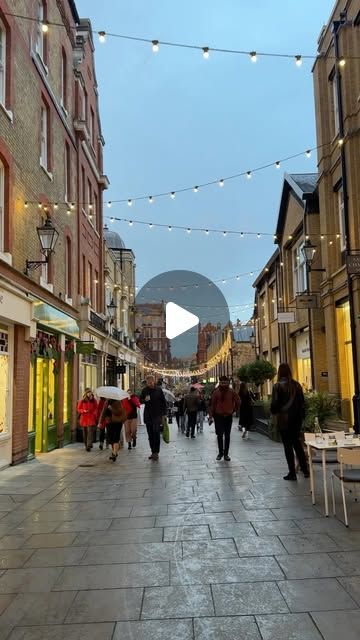 Hannah Elizabeth on Instagram: "📍Pavillion Road 

a girlfriend brought me to this street a few weeks ago and how have I never been here before?! the cutest little shops and festive lights, I’m in love 🥹✨🤍
•
•
•
•
•
#london #londontravel #london🇬🇧 #londonlife #londondiaries #lononlove #recommendation #recommended #travel #travelblogger #travelblog #travelgram #lifestyle #lifestyleblogger #vlogger #vlog" Places To Go In London, Love London, Nice Places, London Life, London Travel, Lifestyle Blogger, Travel Blogger, Travel Blog, The Cutest