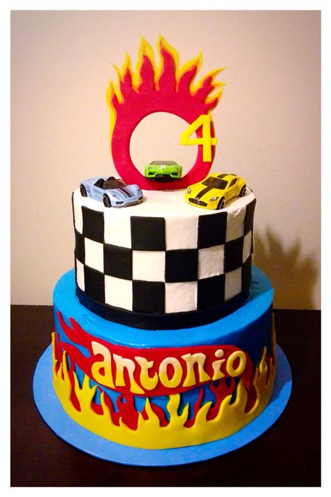 Hot wheels cake Hot Wheels Birthday Party Ideas Cake, Hot Wheels Birthday Party Ideas, Hot Wheels Birthday Party, Bolo Hot Wheels, Hot Wheels Cake, Blaze Birthday, Race Car Cakes, Wheel Cake, Hotwheels Birthday Party