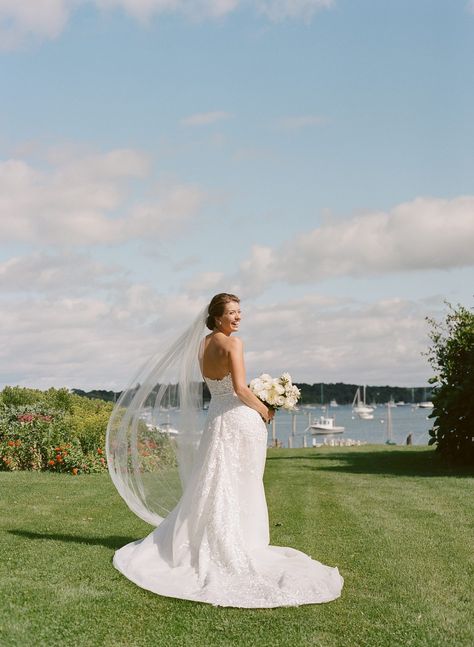 East Coast Wedding Dress, Coastal Wedding Photography, Marthas Vineyard Wedding Aesthetic, Marthas Vineyard Wedding, Spring Wedding Photography, Nantucket Wedding, Preppy Wedding, Elizabeth Anne, East Coast Wedding