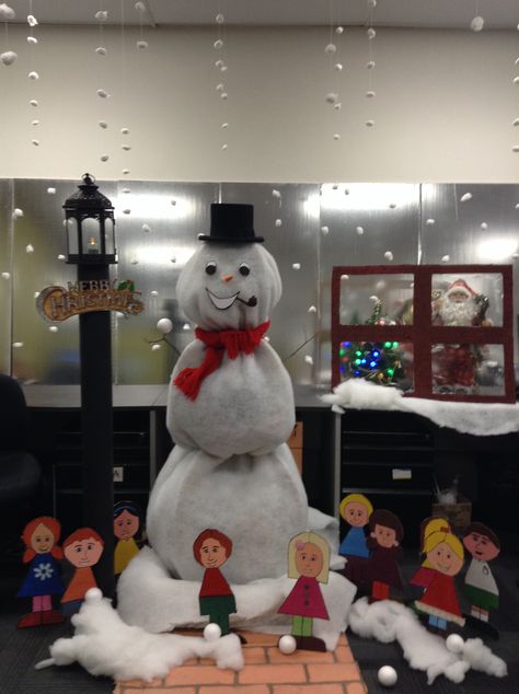 Frosty the snowman office decorations! Frosty The Snowman Decorations Office, Snowman Office Decorations, Door Decoration Ideas Christmas, Frosty The Snowman Decorations, Frosty The Snowman Movie, Office Christmas Decorations Contest, Winter Door Decoration, The Snowman Movie, School Hallway Decorations