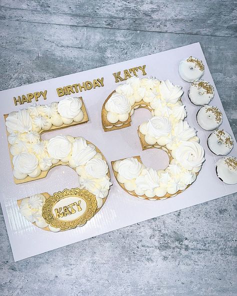 Number tart cake topped with mascarpone & vanilla whipping cream topped with merengue cookies and chocolate. Birthday Tart, Instagram Number, Tart Cake, 2023 Number, Choosing Me, Number Cakes, Cake Inspiration, Choose Me, Tart