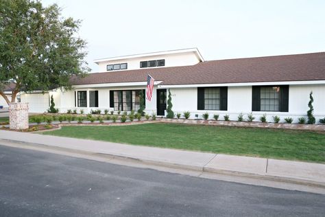 Modern Ranch Reno: Our Black and White Exterior Paint - Classy Clutter White Ranch House Exterior Black Windows, White Exterior Paint Colors Ranch House, Black And White Exterior Paint Colors, Black And White Ranch House Exterior, Black And White Exterior Paint, Contemporary Ranch Exterior, White Ranch House Exterior, White Ranch House, Ranch Style Homes Exterior