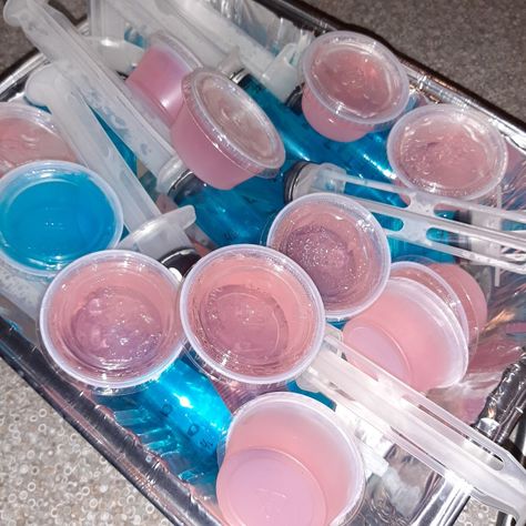 Vodka Strawberry & Blue Raspberry Starburst Jello Shots & Syringes!! Pink And Blue Jello Shots, Gender Reveal Jello Shots, Starburst Jello Shots, Svedka Strawberry Lemonade, Sparkling Strawberry Lemonade, Blue Jello Shots, Strawberry Daiquiri Mix, Strawberry Martini, Whipped Vodka