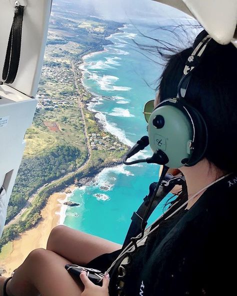 Helicopter Ride Aesthetic, Hawaii Activities, Jet Privé, Best Travel Quotes, Helicopter Ride, Adventure Aesthetic, Helicopter Tour, Traveling The World, Luxury Lifestyle Dreams