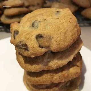 Hawaii Mom Blog: A New (Old) Chocolate Chip Cookie Recipe Mini Chocolate Chip Cookies Recipe, Hawaii Lifestyle, Cookie Corner, Mini Chocolate Chip Cookies, Hawaii Food, Cookie Company, Chocolate Chip Cookie Recipe, Chocolate Chip Recipes, Chip Cookie Recipe