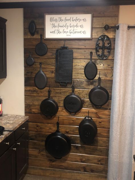 Cast iron wall Wood Cast Iron Wall, Wood Wall To Hang Cast Iron Pans, Cast Iron Pot Wall Display, Pallet Wall For Cast Iron, Cast Iron Skillet Display Wall, Cast Iron Skillet Wall Display Diy, Cast Iron Wall Display Kitchen, Cast Iron Wall Decor, Cast Iron Skillet Holder