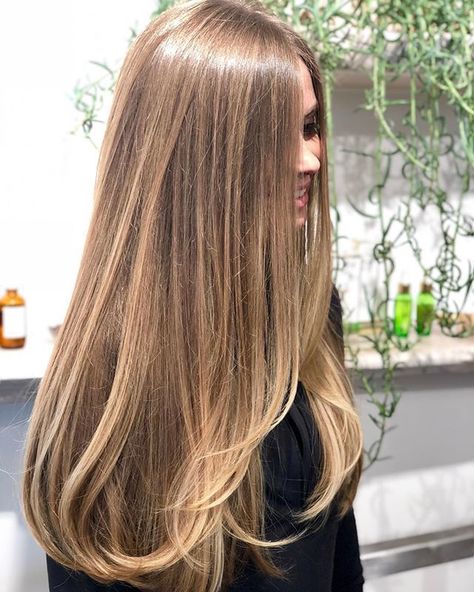 Rambut Brunette, Haircut Inspo, Hair Things, Brown Hair Balayage, Blonde Hair Inspiration, Haircuts Straight Hair, Brown Blonde Hair, Long Blonde, Hair Color And Cut